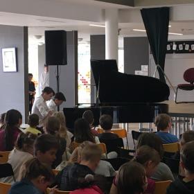 2019. 04. 04. Hangszerbemutató 1. sz. Ált. Iskola